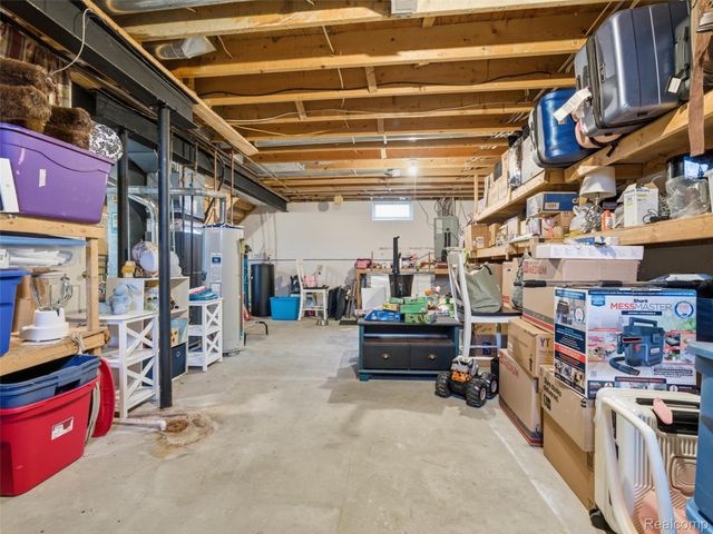 567 Greens Way Boulevard, Lapeer, MI 48446