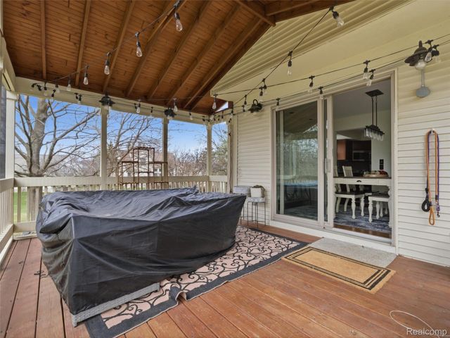 567 Greens Way Boulevard, Lapeer, MI 48446