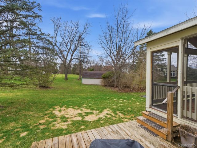 567 Greens Way Boulevard, Lapeer, MI 48446