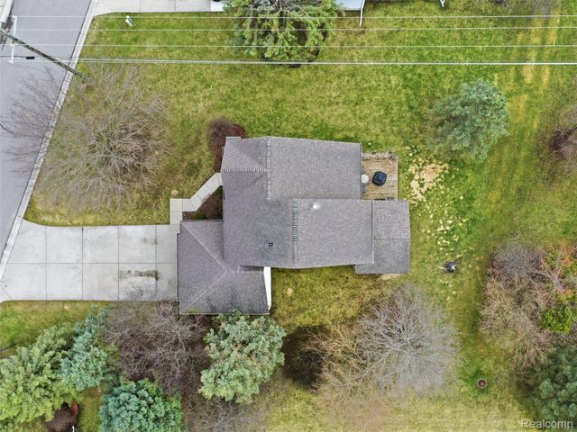 567 Greens Way Boulevard, Lapeer, MI 48446