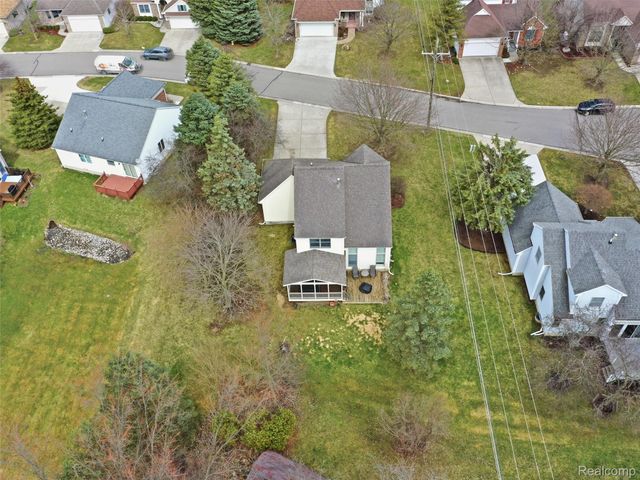 567 Greens Way Boulevard, Lapeer, MI 48446