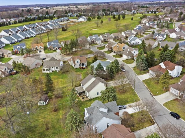 567 Greens Way Boulevard, Lapeer, MI 48446