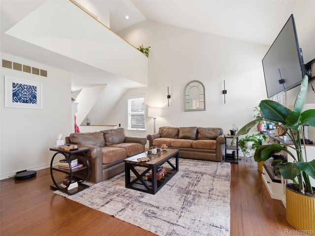 567 Greens Way Boulevard, Lapeer, MI 48446