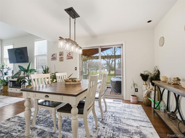 567 Greens Way Boulevard, Lapeer, MI 48446