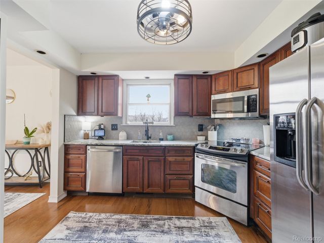 567 Greens Way Boulevard, Lapeer, MI 48446