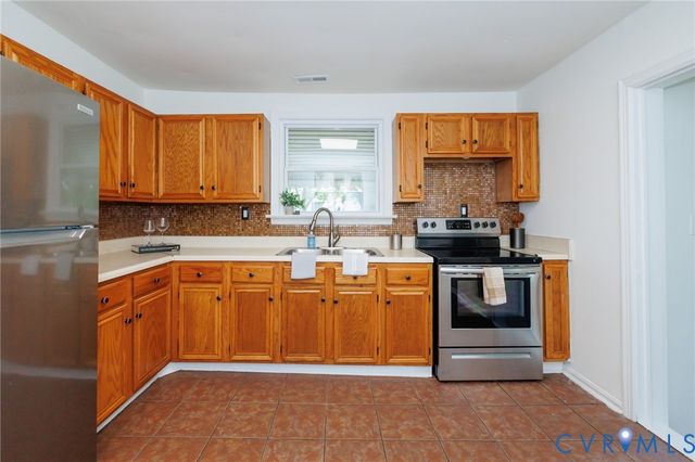 307 Pickett Ave, Colonial Heights, VA 23834