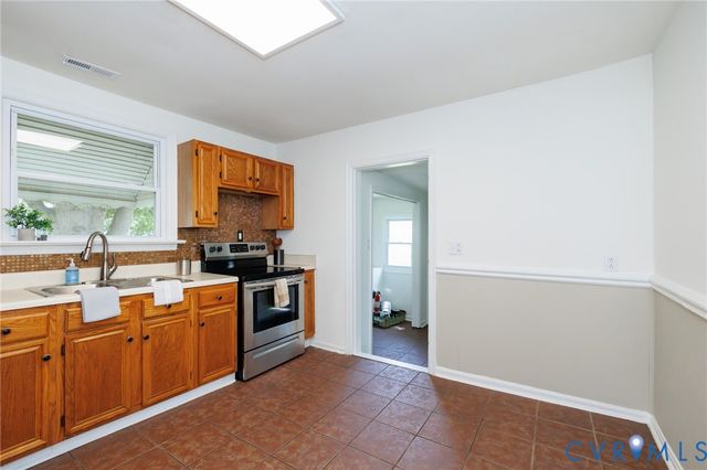 307 Pickett Ave, Colonial Heights, VA 23834