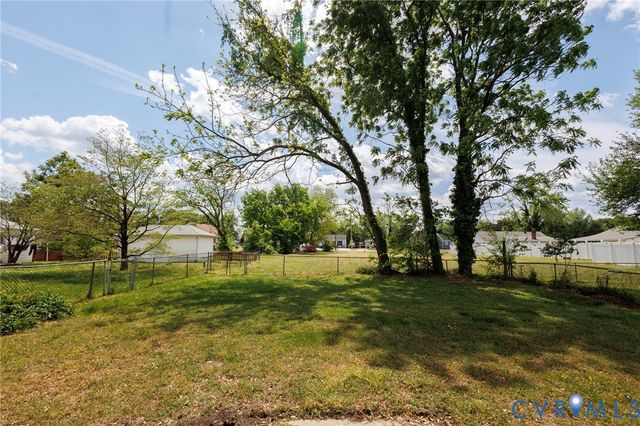 307 Pickett Ave, Colonial Heights, VA 23834