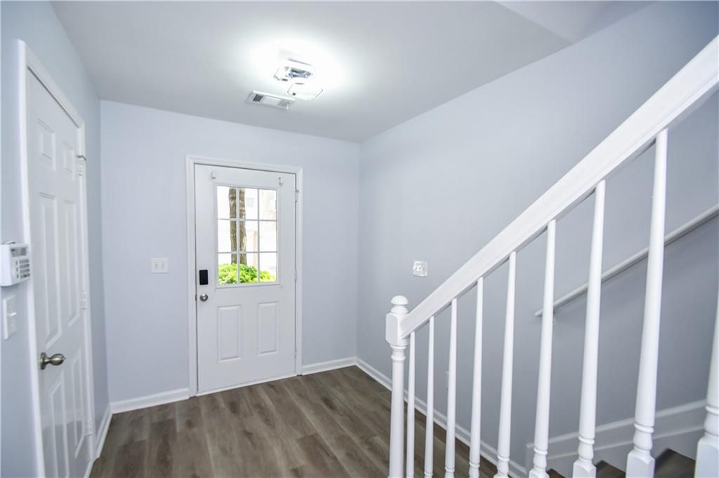 Image 17 of property listing at 2201 Landing Walk Drive, Duluth, GA 30097