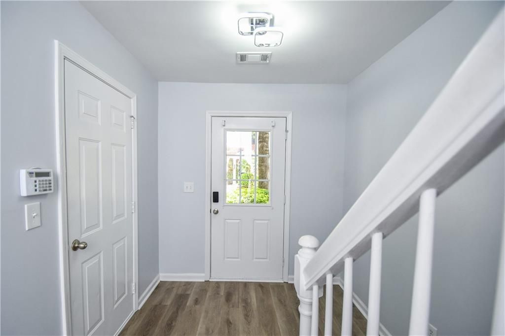 Image 18 of property listing at 2201 Landing Walk Drive, Duluth, GA 30097