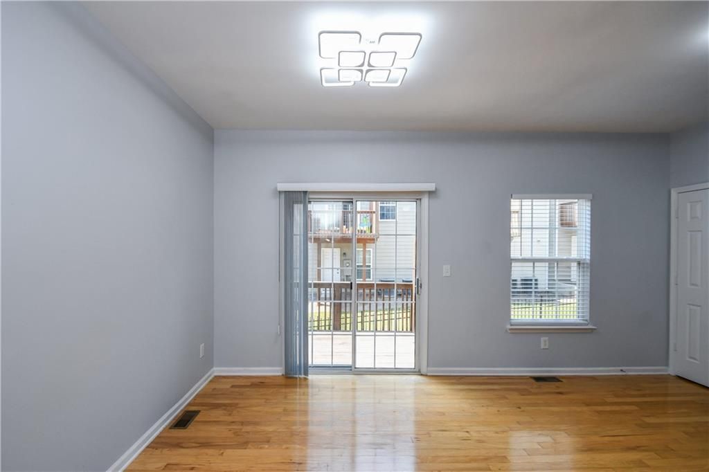 Image 31 of property listing at 2201 Landing Walk Drive, Duluth, GA 30097