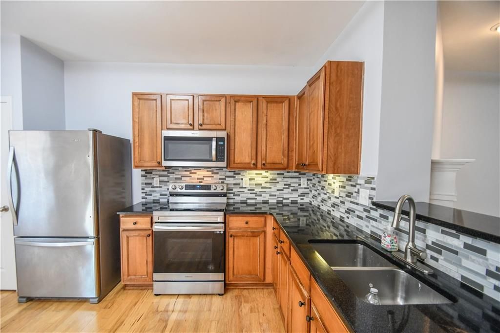 Image 43 of property listing at 2201 Landing Walk Drive, Duluth, GA 30097