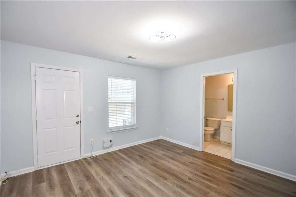 Image 45 of property listing at 2201 Landing Walk Drive, Duluth, GA 30097