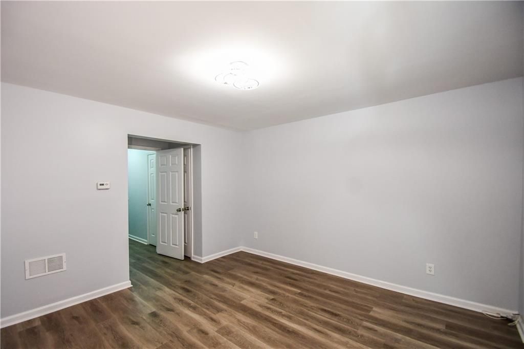 Image 47 of property listing at 2201 Landing Walk Drive, Duluth, GA 30097