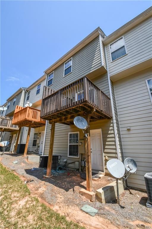 Image 53 of property listing at 2201 Landing Walk Drive, Duluth, GA 30097