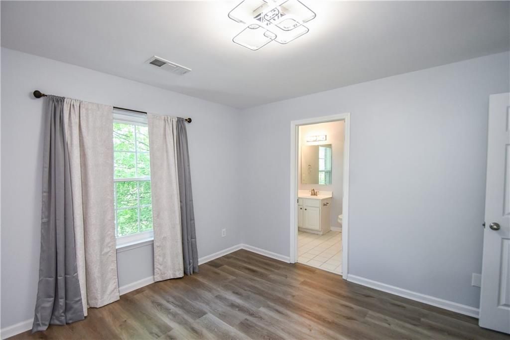 Image 61 of property listing at 2201 Landing Walk Drive, Duluth, GA 30097