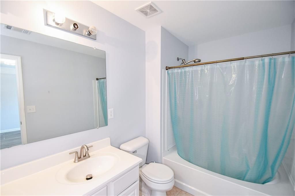 Image 75 of property listing at 2201 Landing Walk Drive, Duluth, GA 30097