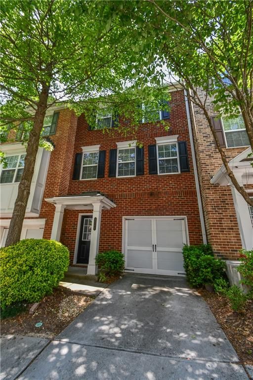 Image 9 of property listing at 2201 Landing Walk Drive, Duluth, GA 30097