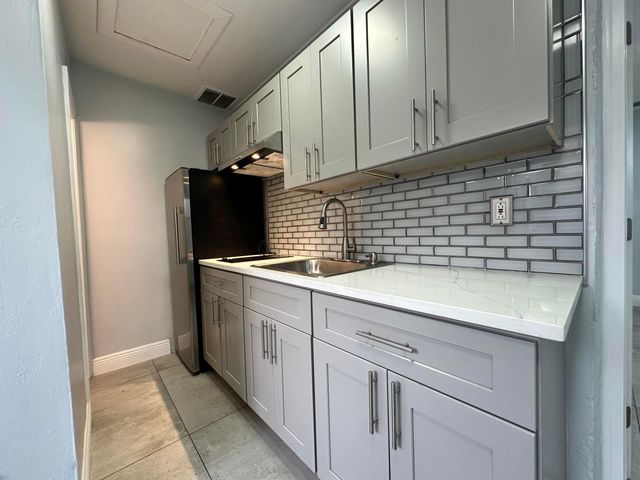 6157 Westover Road, West Palm Beach, FL 33417