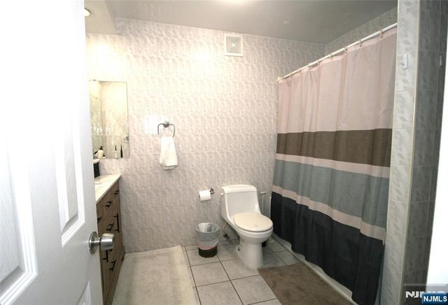 300 Winston Drive L05, Cliffside Park, NJ 07010