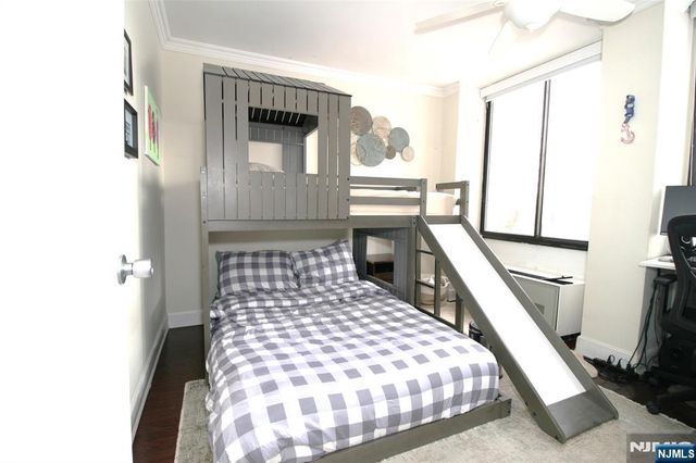 300 Winston Drive L05, Cliffside Park, NJ 07010