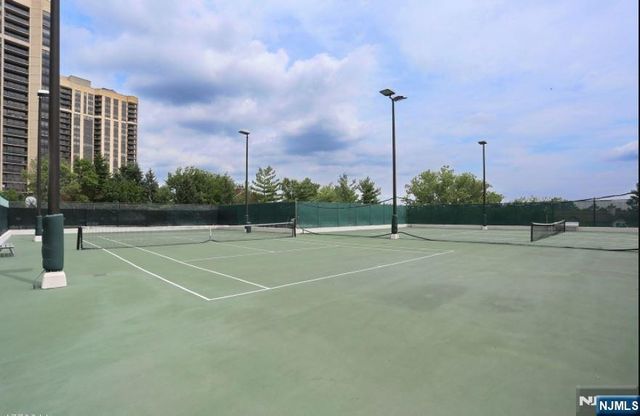 300 Winston Drive L05, Cliffside Park, NJ 07010