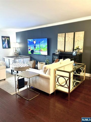 300 Winston Drive L05, Cliffside Park, NJ 07010