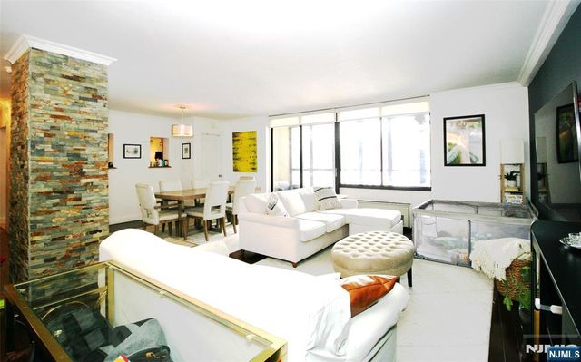 300 Winston Drive L05, Cliffside Park, NJ 07010