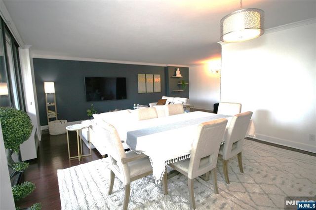 300 Winston Drive L05, Cliffside Park, NJ 07010