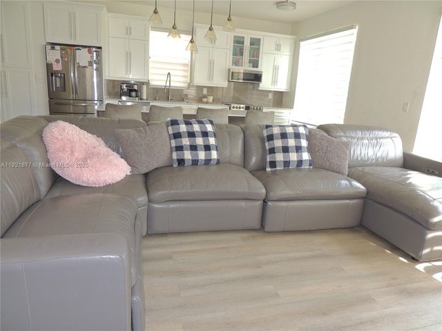 959 NE 37th Ave, Homestead, FL 33033