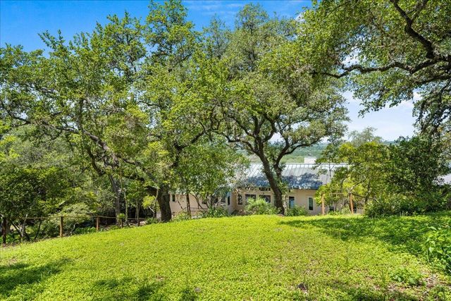 405 Valley View DR, La Grange, TX 78945