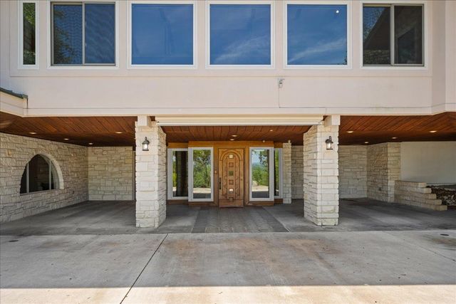 405 Valley View DR, La Grange, TX 78945