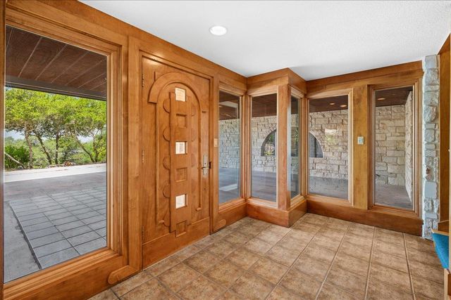 405 Valley View DR, La Grange, TX 78945