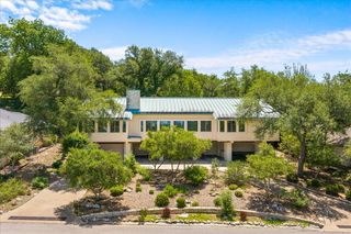 405 Valley View DR, La Grange, TX 78945