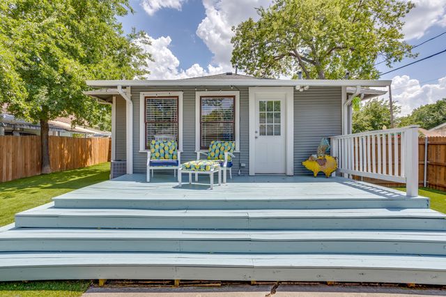 1126 Hawthorne Avenue, Fort Worth, TX 76110