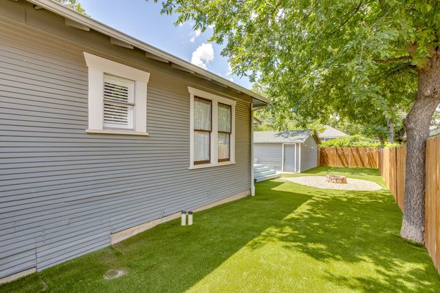 1126 Hawthorne Avenue, Fort Worth, TX 76110
