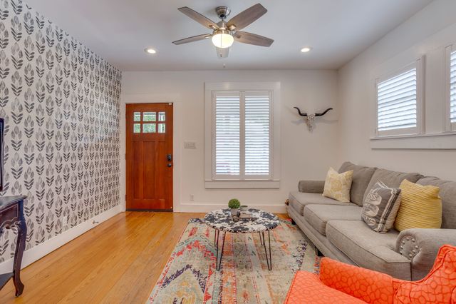1126 Hawthorne Avenue, Fort Worth, TX 76110