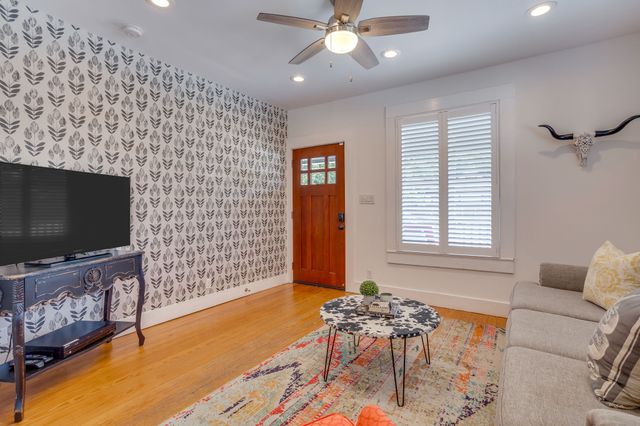 1126 Hawthorne Avenue, Fort Worth, TX 76110