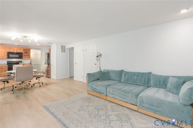 9705 Laurel Lakes Ct, Henrico, VA 23060