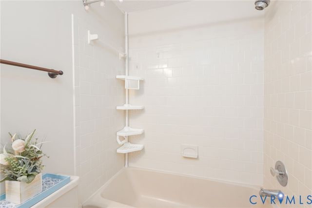 9705 Laurel Lakes Ct, Henrico, VA 23060
