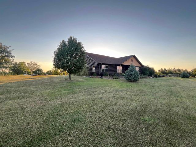 5501 N Streckfus Trl, Salina, KS 67401