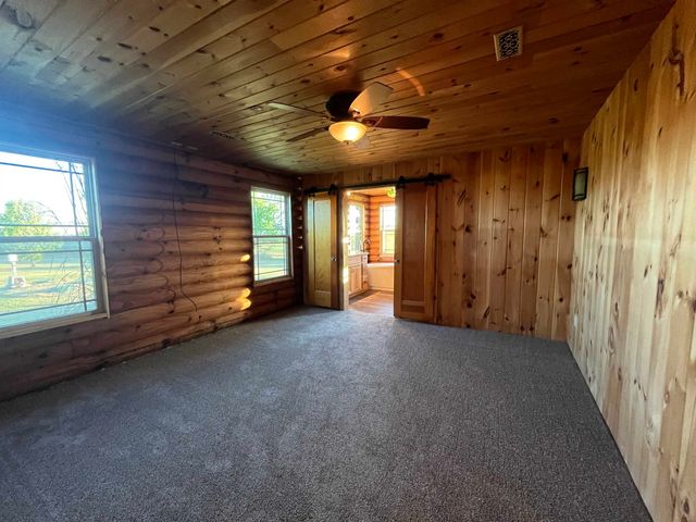 5501 N Streckfus Trl, Salina, KS 67401