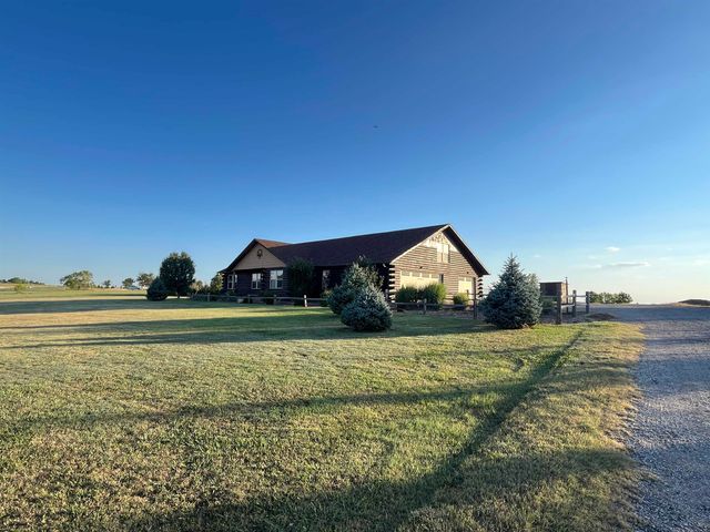5501 N Streckfus Trl, Salina, KS 67401