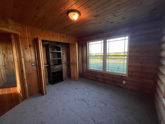 5501 N Streckfus Trl, Salina, KS 67401