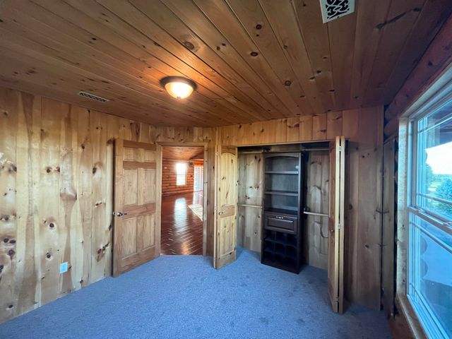 5501 N Streckfus Trl, Salina, KS 67401