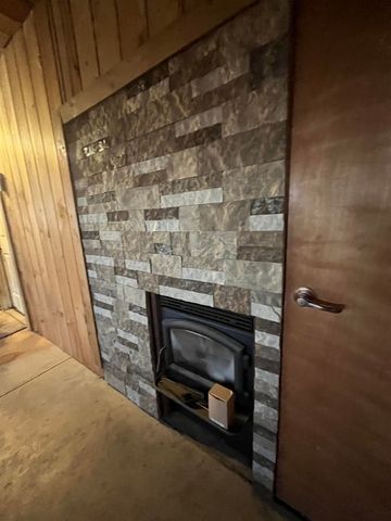 5501 N Streckfus Trl, Salina, KS 67401