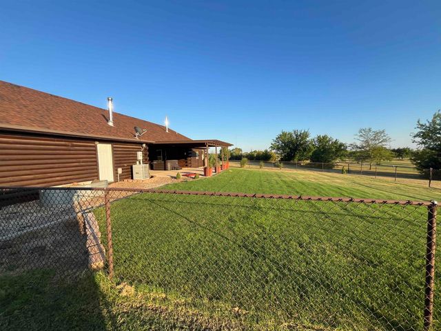 5501 N Streckfus Trl, Salina, KS 67401