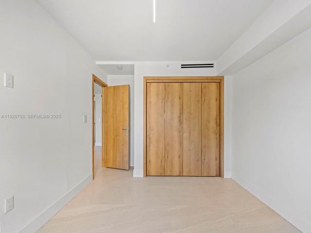 4854 NW 7th St 206, Miami, FL 33126