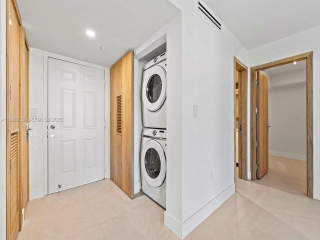 4854 NW 7th St 206, Miami, FL 33126