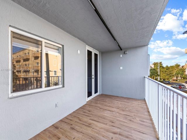 4854 NW 7th St 206, Miami, FL 33126